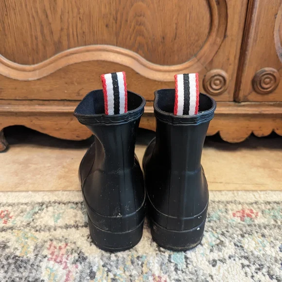Hunter Women's Black Rain Boots - Picture 3 of 4